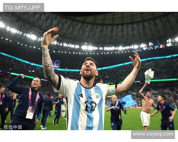 哈维西蒙斯的崛起与未来展望：年轻球员如何在足球界书写传奇