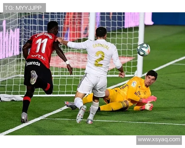 迈尼昂：从青涩小将到世界级门将的成长之路与辉煌成就