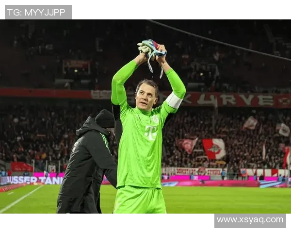 诺伊尔与格策的巅峰对决谁将成为德国足球的新传奇 诺伊尔与格策的巅峰对决谁将成为德国足球的新传奇